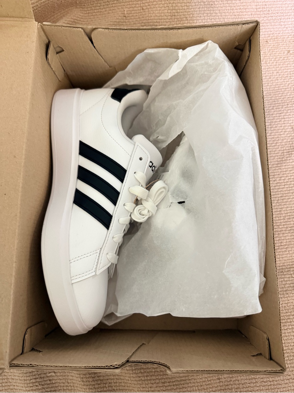 NWT Adidas Women’s 7/Mens 6- White & Black Grand Court 2.0 Sneakers